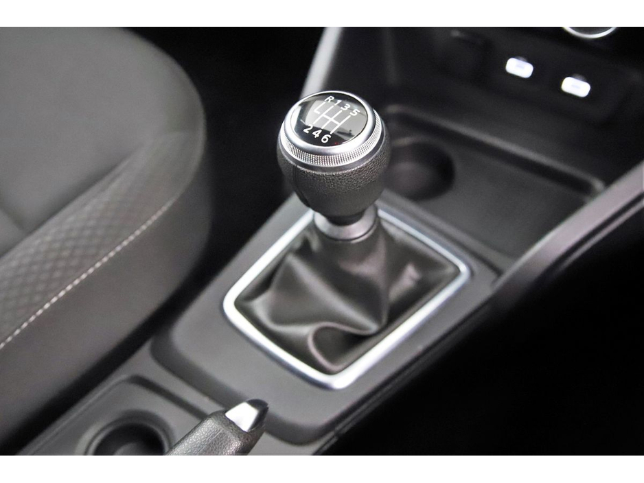 2022 Dacia Duster - image 21