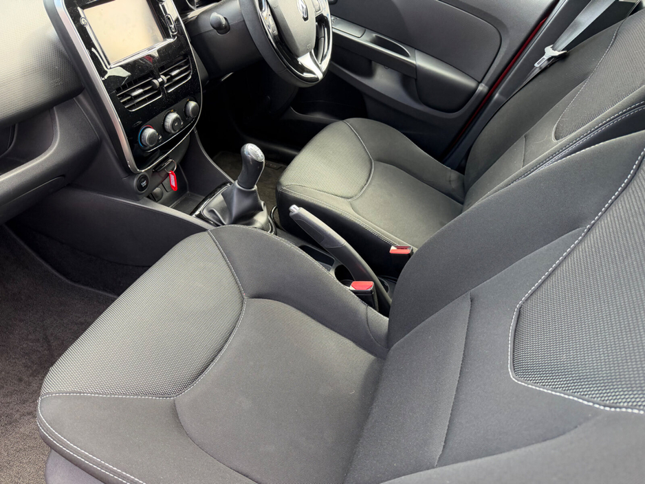 2016 Renault Clio - image 8