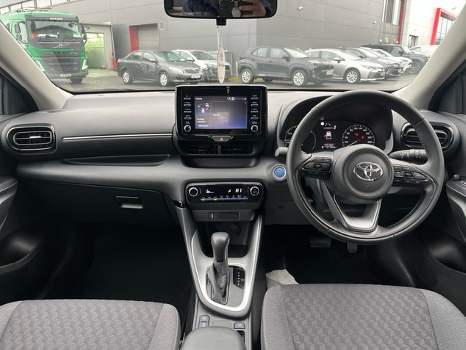 2023 Toyota Yaris 1.5 HYBRID LUNA 4DR AUTO €23,950