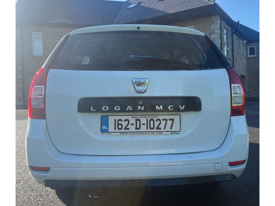 2016 Dacia Logan - image 3