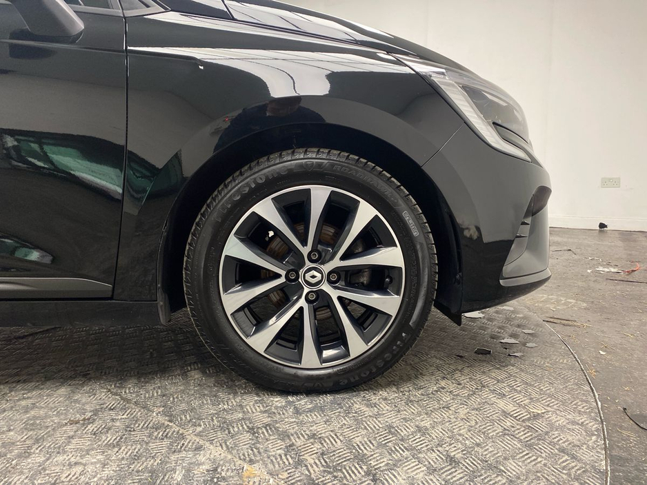 2023 Renault Clio - image 5