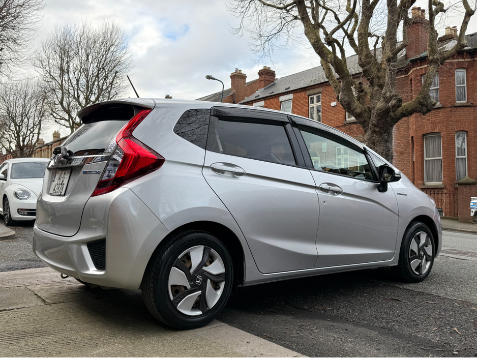 2014 Honda Fit - image 5