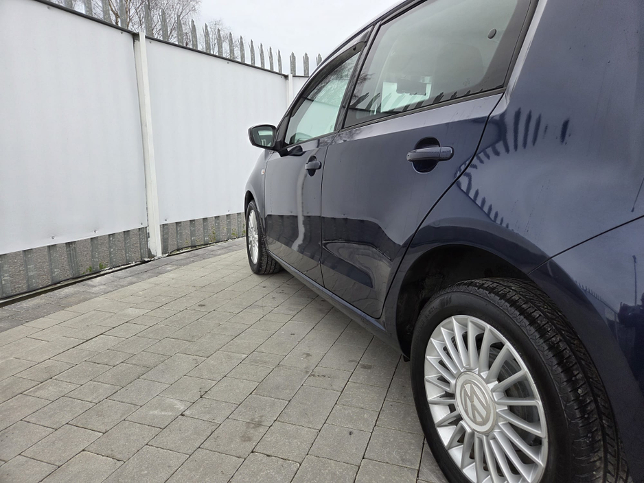 2015 Volkswagen up! - image 8