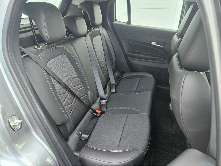 2025 Jeep Avenger - image 8