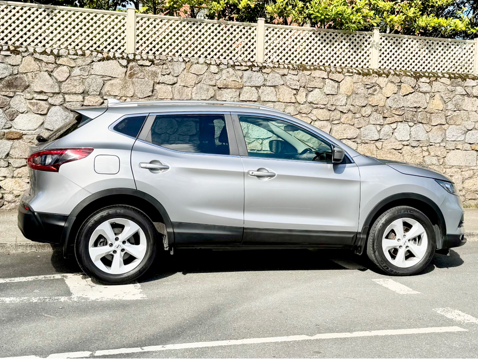 2018 Nissan Qashqai - image 4