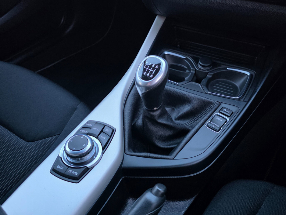 2015 BMW 1 Series - image 24