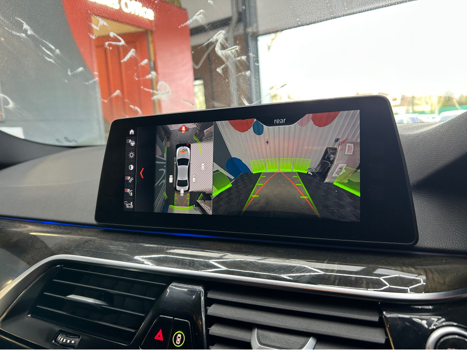 2017 BMW 5 Series - image 7