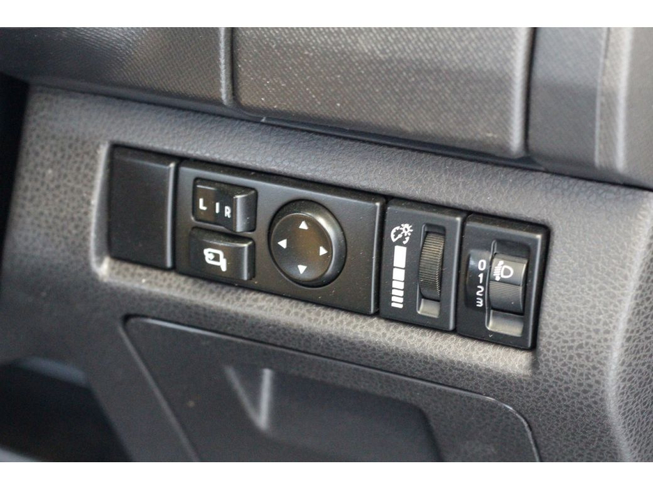 2017 Isuzu D-MAX - image 22