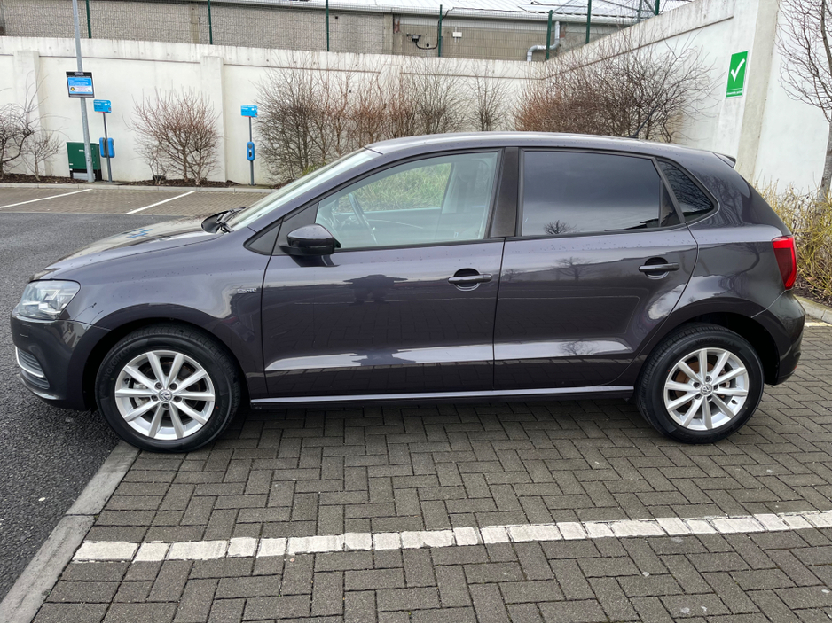 2015 Volkswagen Polo - image 4