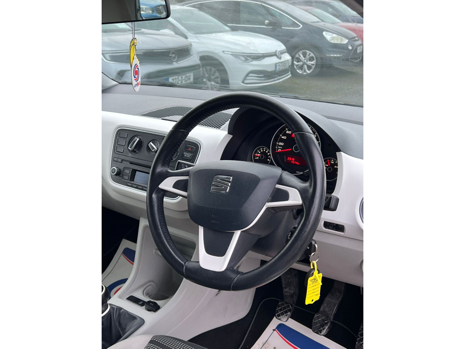 2015 SEAT Mii 1.0 75hp SE 5D €6,000