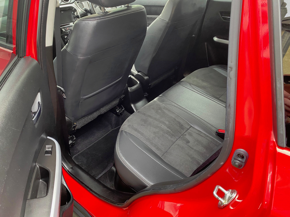 2016 Suzuki Vitara - image 7