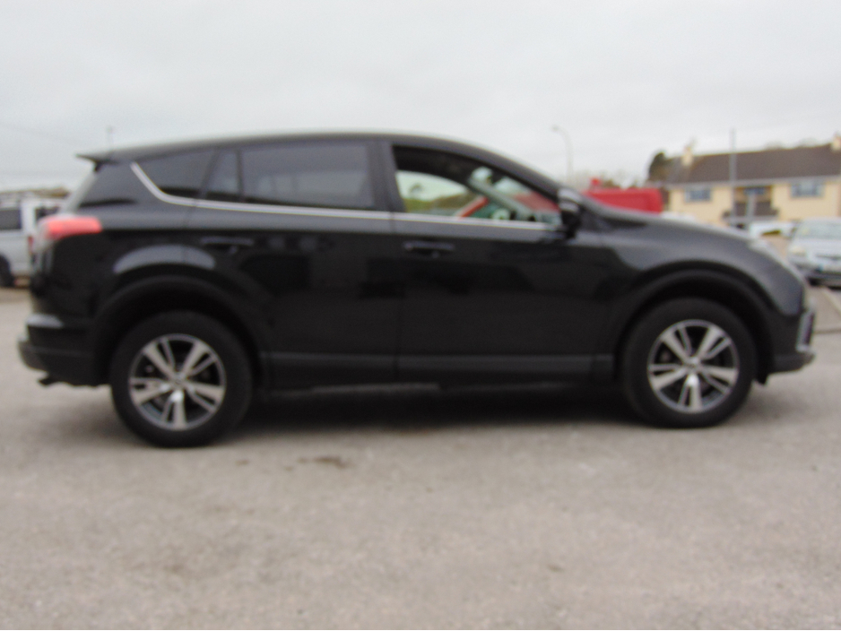 2016 Toyota Rav4 - image 5