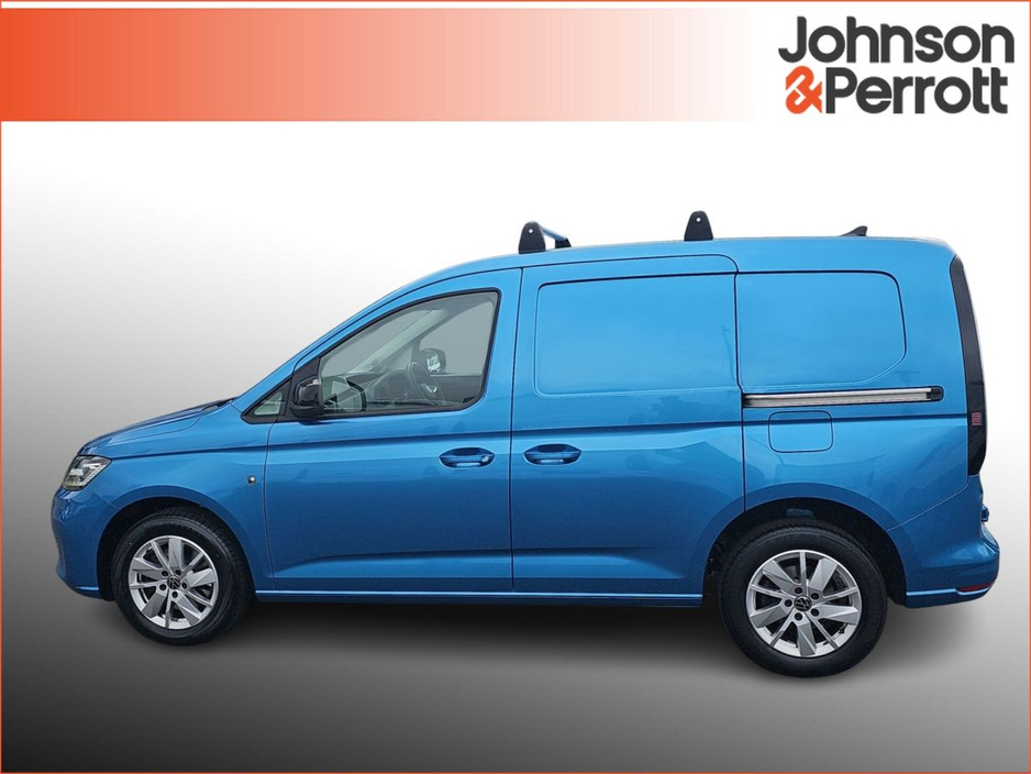 2022 Volkswagen Caddy - image 6