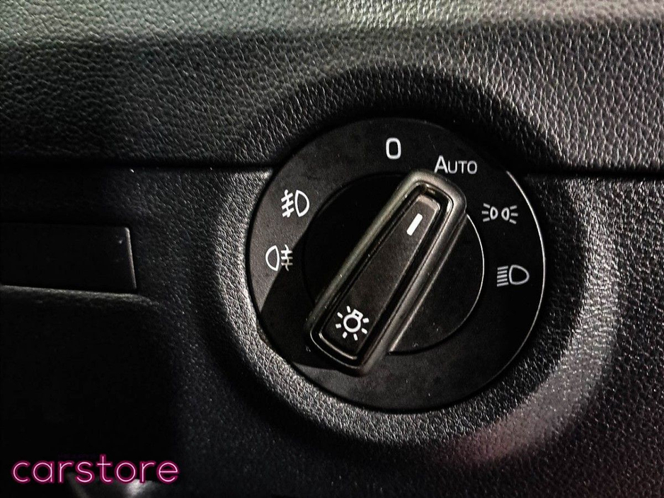 2021 Skoda Octavia - image 19