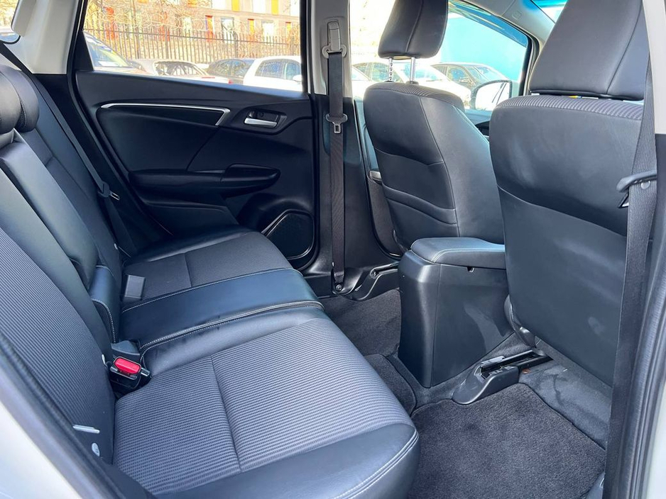 2018 Honda Fit - image 8