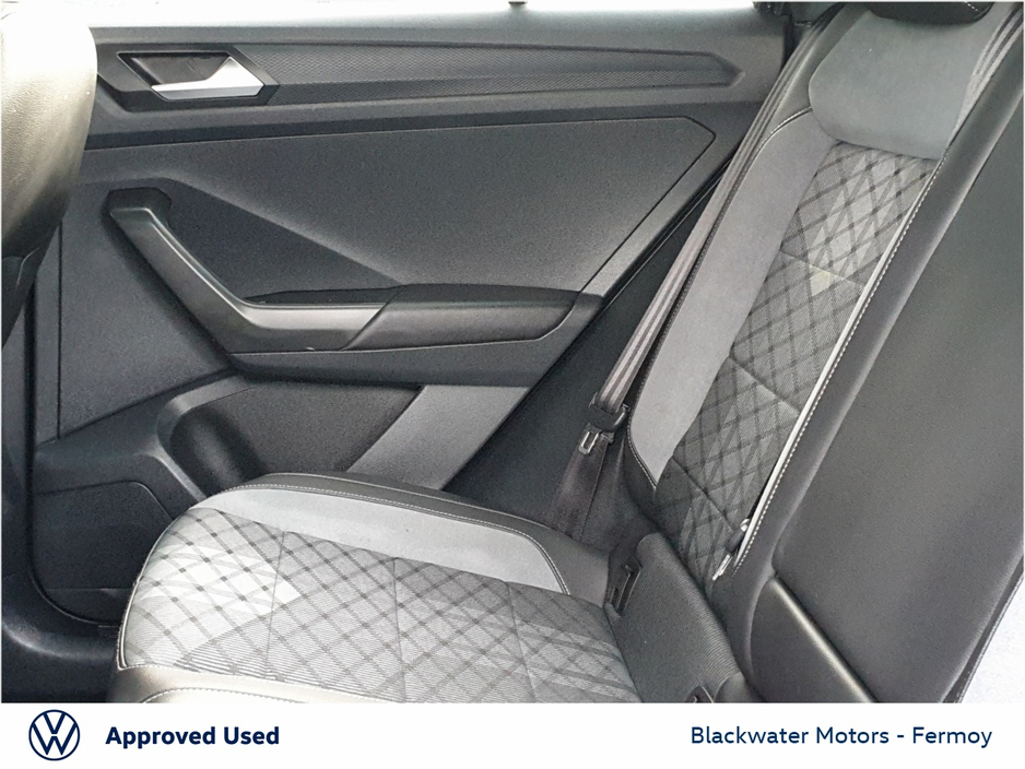 2023 Volkswagen T-Roc 2.0TDI 116BHP R-LINE WITH REAR VIEW CAMERA AND WINTER PACK €31,950