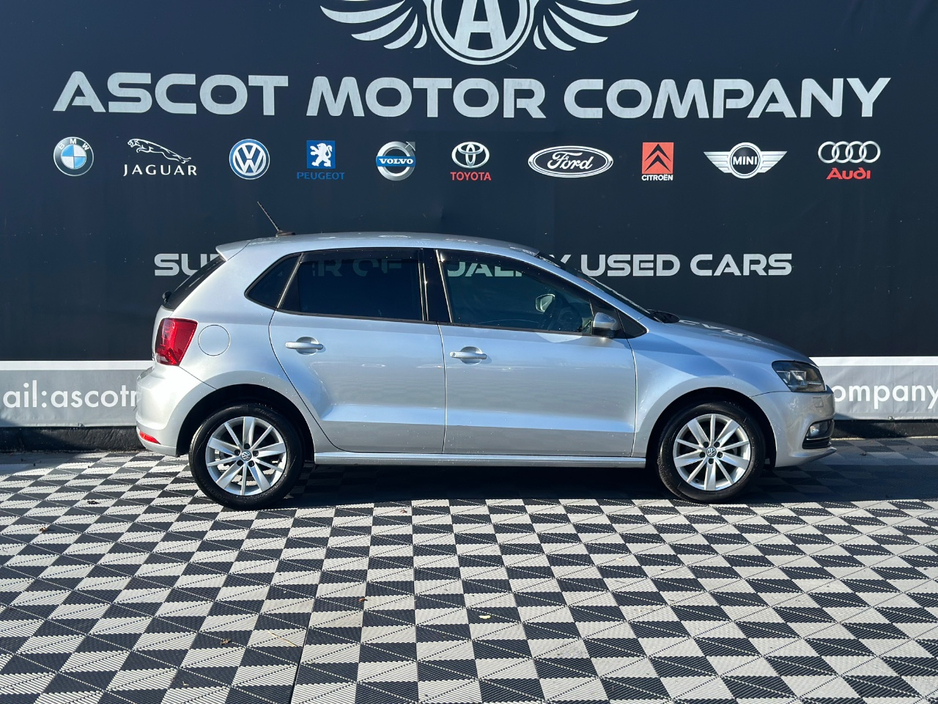 2015 Volkswagen Polo - image 4