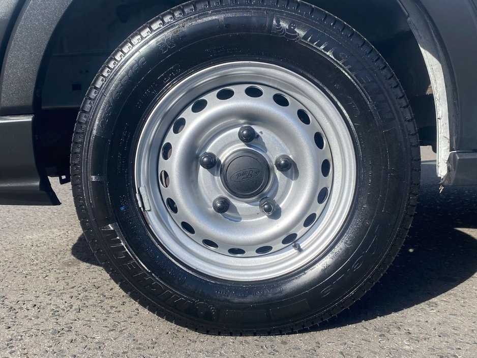 2022 Ford Transit - image 11