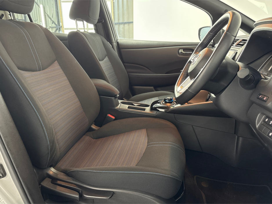 2023 Nissan Leaf PREMIUM 40KW**HEATED FRONT SEATS**HEATED MULTIFUNCTIONAL STEERING WHEEL**SEMI DIGITAL DASH**TOUCHSCREEN BLUETOOTH MEDIA**NAVIGATION**REVERSE CAMERA**PARKING SENSORS**ECO MODE**CRUISE CONTROL €17,995