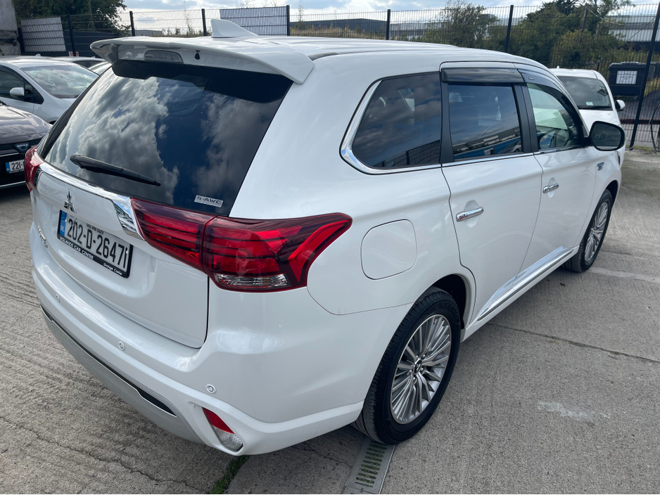 2020 Mitsubishi Outlander (Very Low Km's) HYBRID 2.4 PHEV AUTOMATIC 5DR MODEL  www.bolandscarcentre.ie €24,900