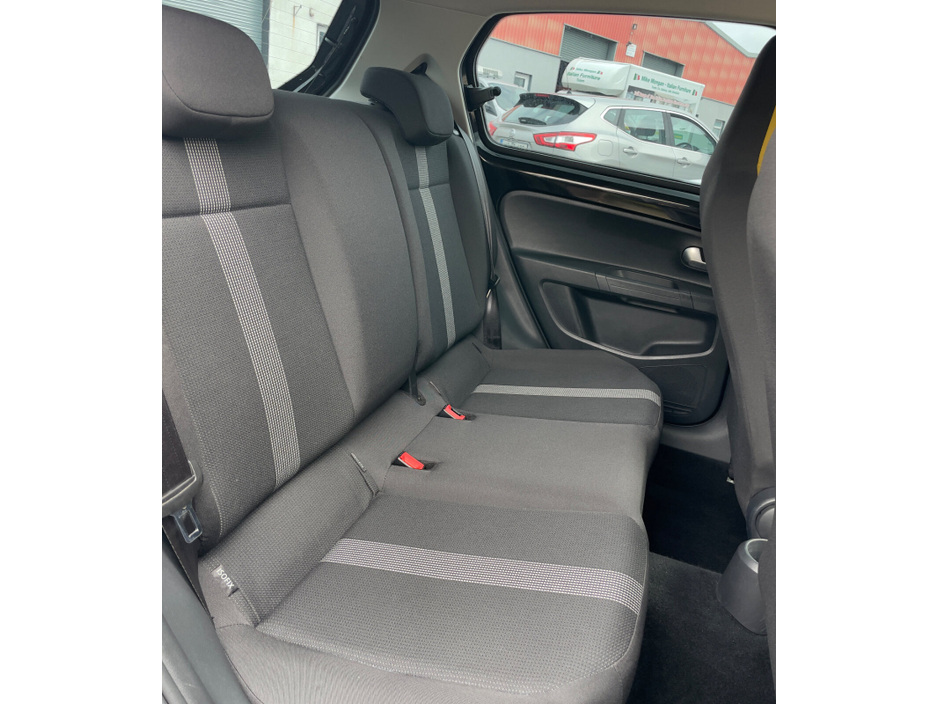 2018 Volkswagen up! - image 13