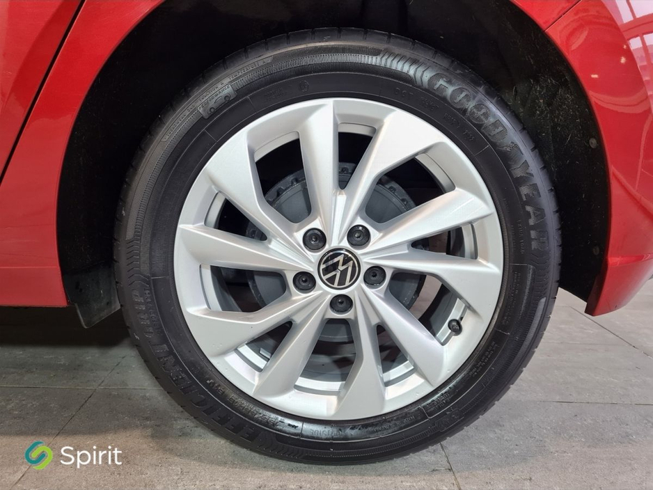 2023 Volkswagen Polo - image 9