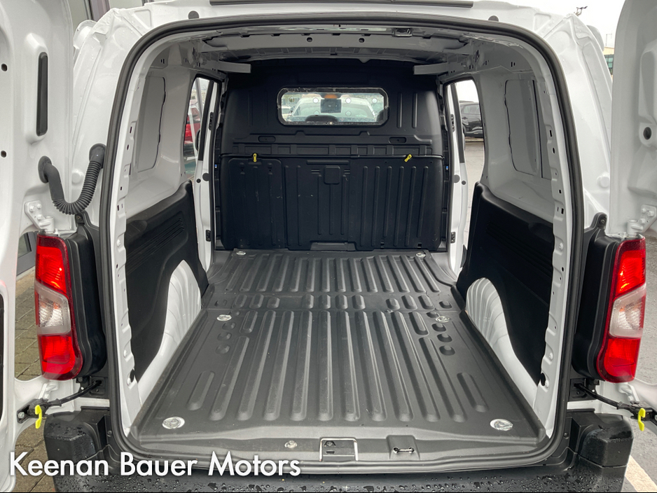 2023 Citroen Berlingo - image 14