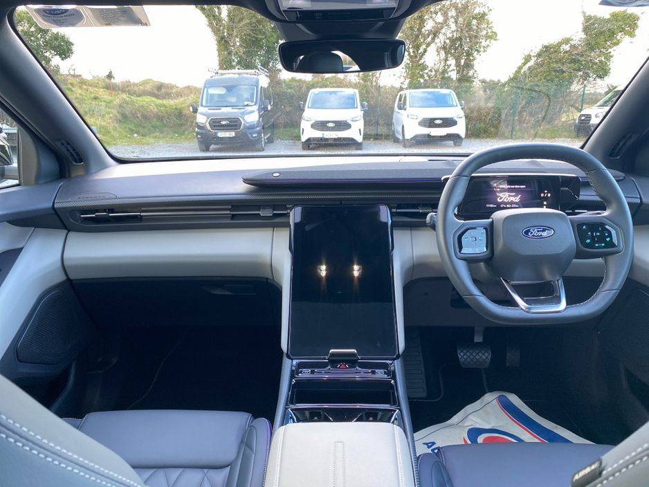 2025 Ford Explorer Extended Range Premium.. Driver assistance + Heat pump €43,500