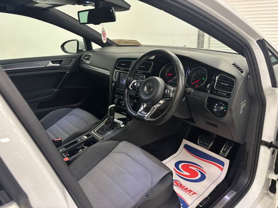 2015 Volkswagen Golf  €13,995