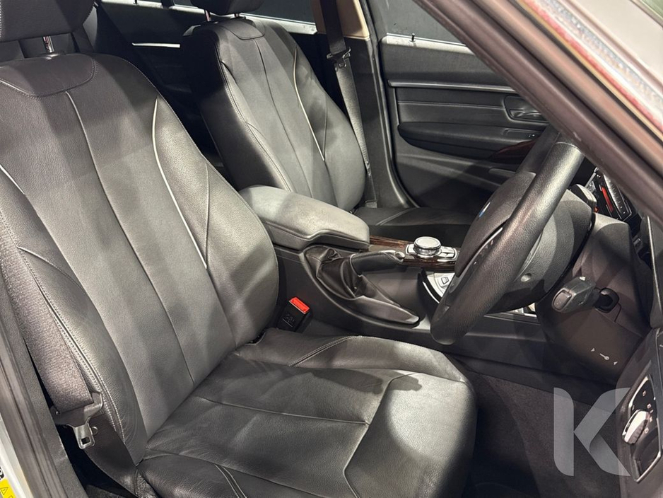 2016 BMW 3 Series - image 17