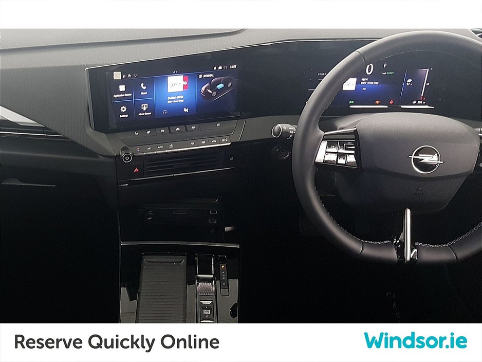 2025 Opel Astra - image 3