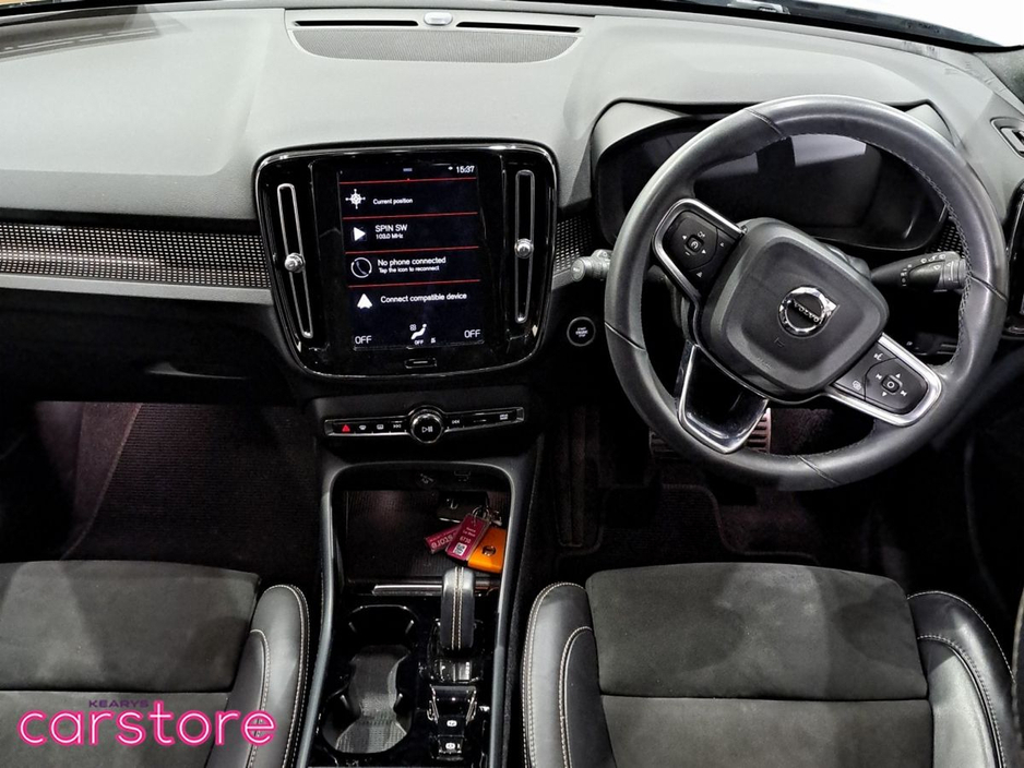 2022 Volvo XC40 PHEV T4 (197hp) R-Design FWD €33,880