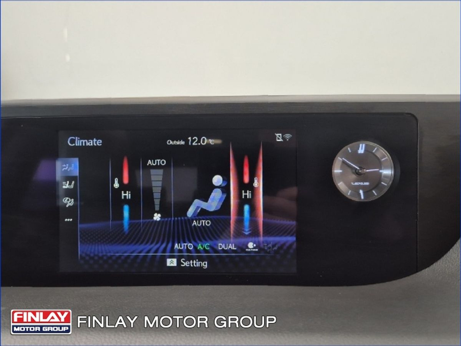 2019 Lexus ES 300 H - image 25