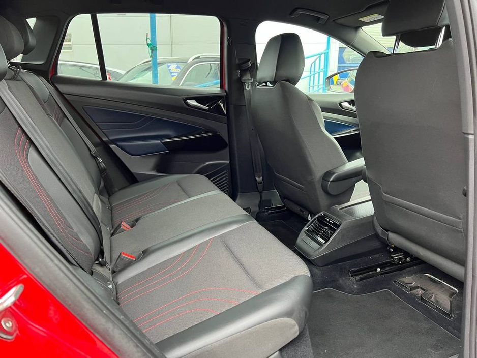 2022 Volkswagen ID.4 - image 8