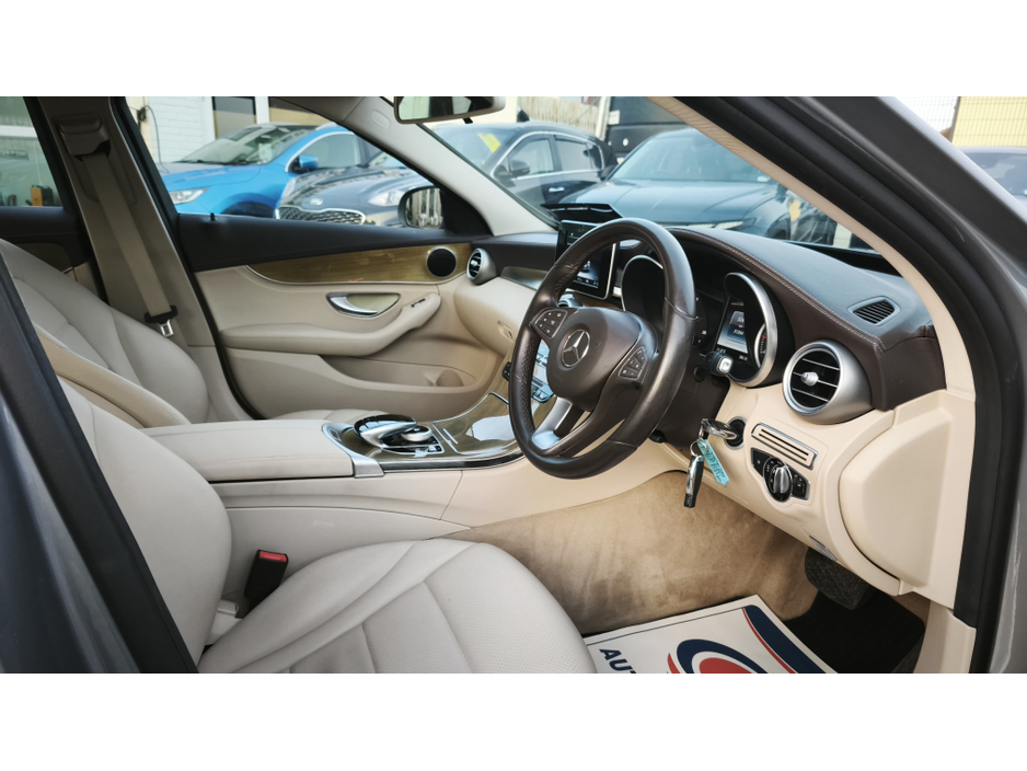 2016 Mercedes-Benz C Class - image 9