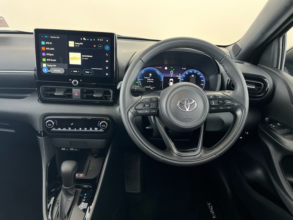 2026 Toyota Yaris - image 9