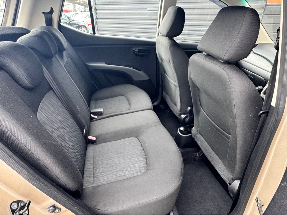 2011 Hyundai i10 - image 11