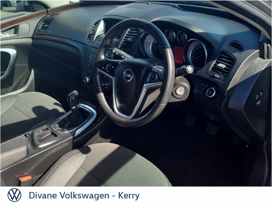 2011 Opel Insignia 2.0CDTI (130PS) SE €3,500