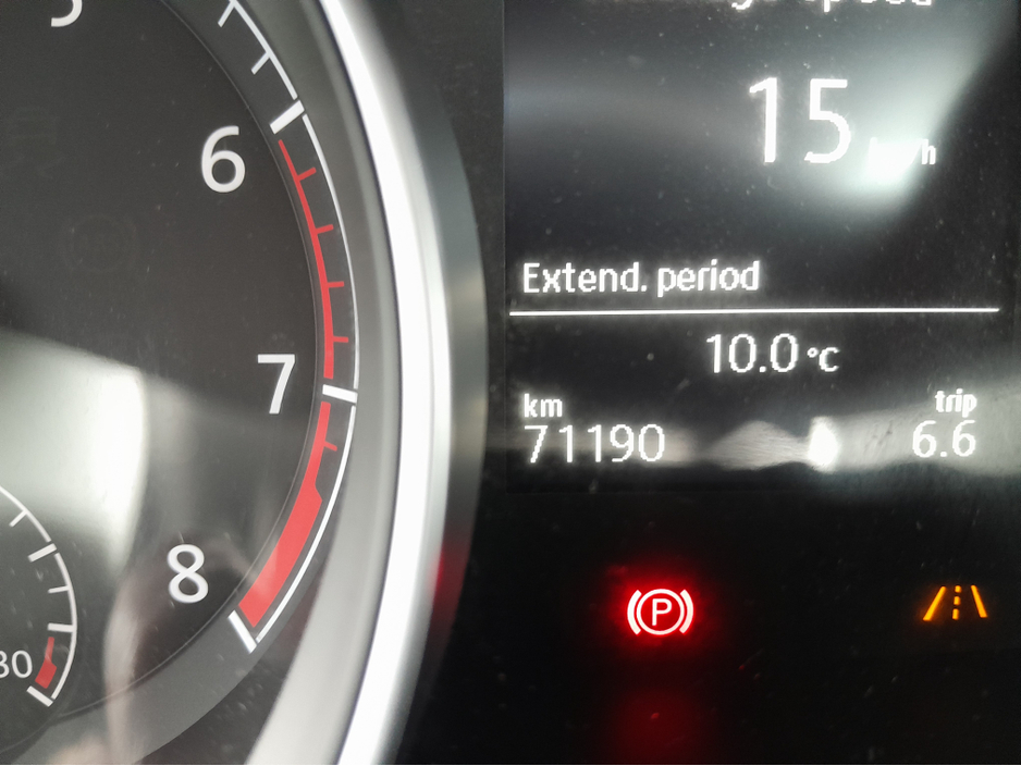 2016 Volkswagen Golf - image 30