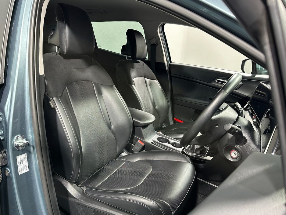 2025 Kia Sportage - image 10