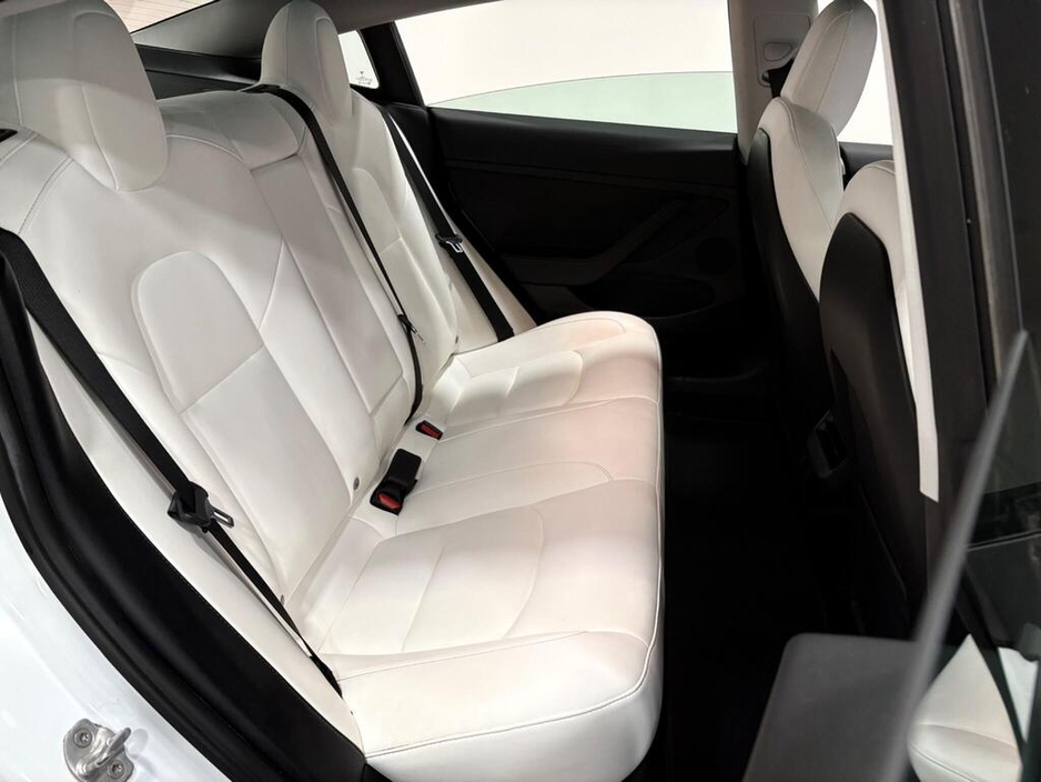 2022 Tesla Model 3 STANDARD RANGE WHITE INTERIOR €24,950