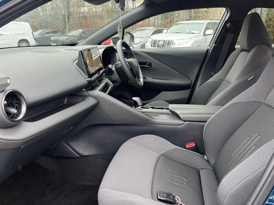 2025 Toyota C-HR C-HR PHEV SPORT+ €42,950