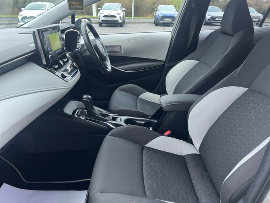 2022 Toyota Corolla - image 9