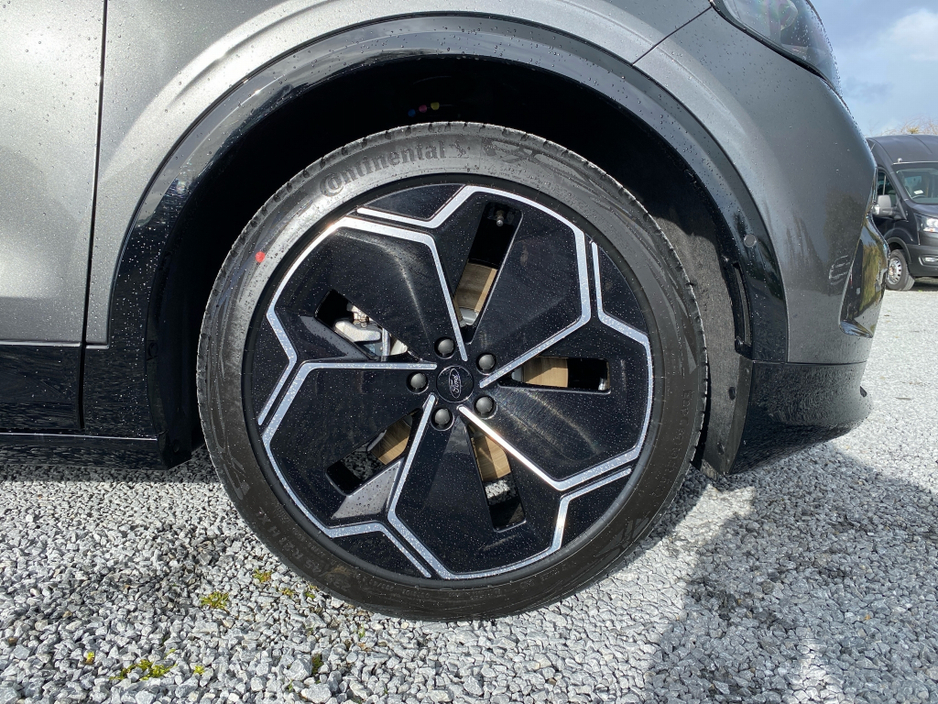 2026 Ford Capri - image 25