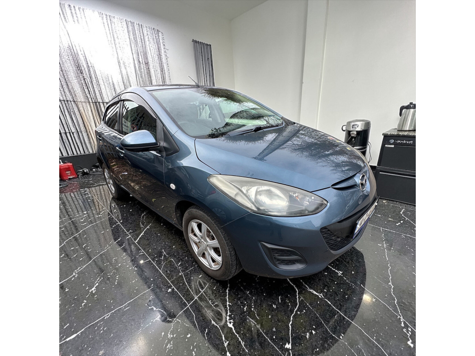 2014 Mazda Demio - image 5