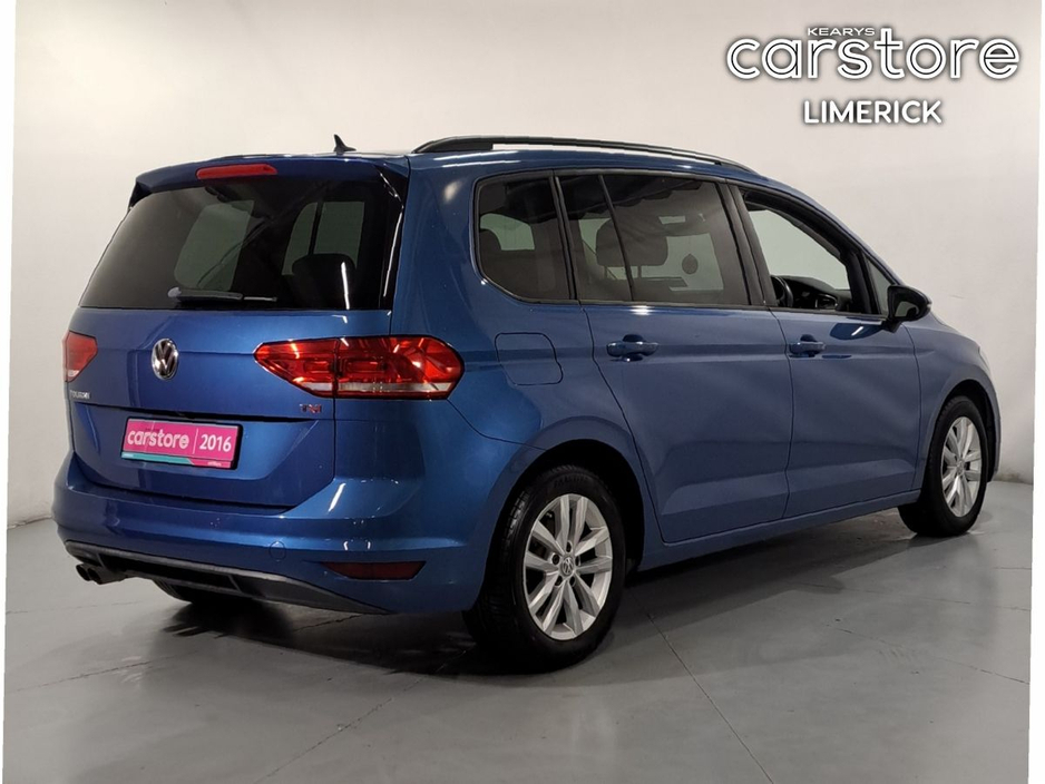 2016 Volkswagen Touran - image 3