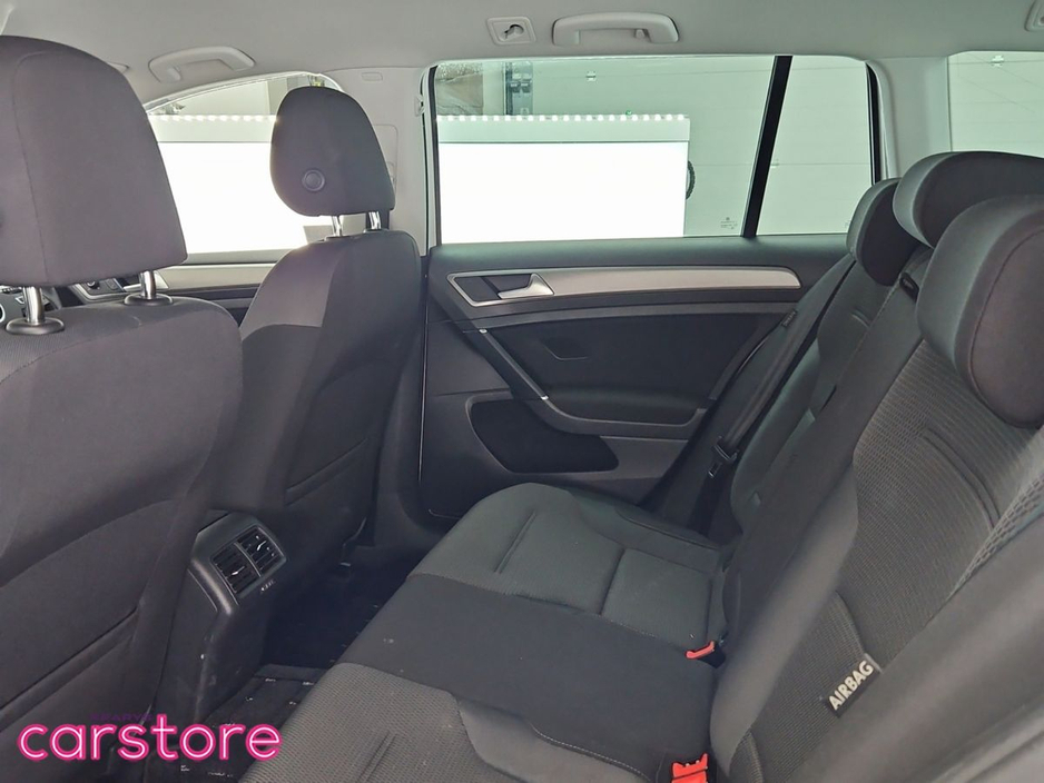 2016 Volkswagen Golf - image 13