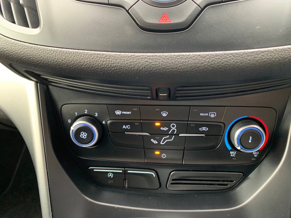 2018 Ford Kuga - image 20