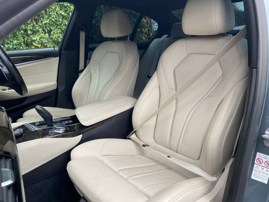 2018 BMW 5 Series - image 6