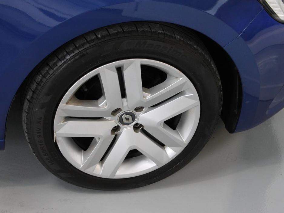 2022 Renault Clio - image 28